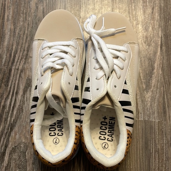 COCO + CARMEN animal print sneakers NWOT - Picture 4 of 7